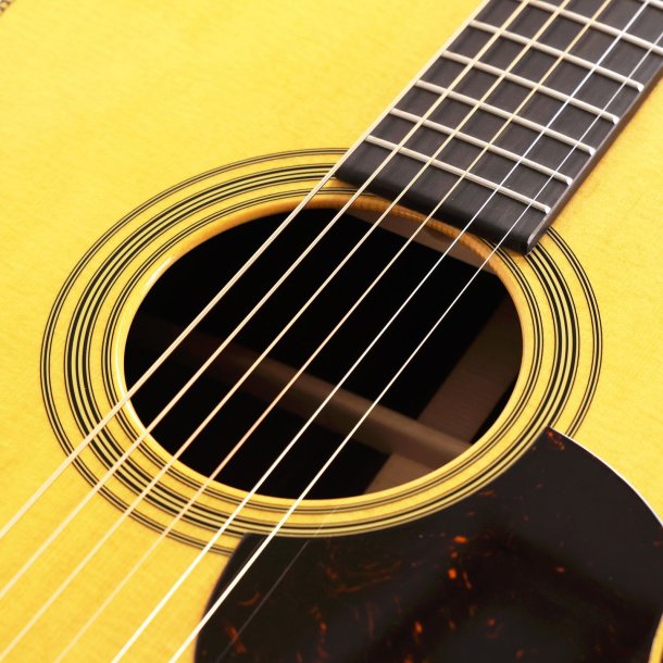 C.F. Martin 000-28 Shawn Mendes Acoustic Guitar Natural